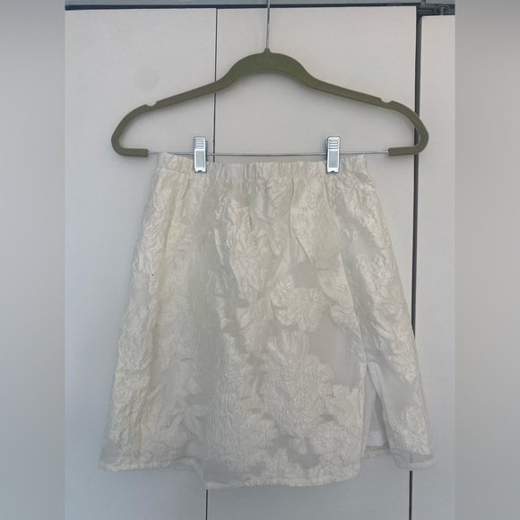 WHITE SET - REVERSE VIA BEGINNING BOUTIQUE - Picture 5 of 5